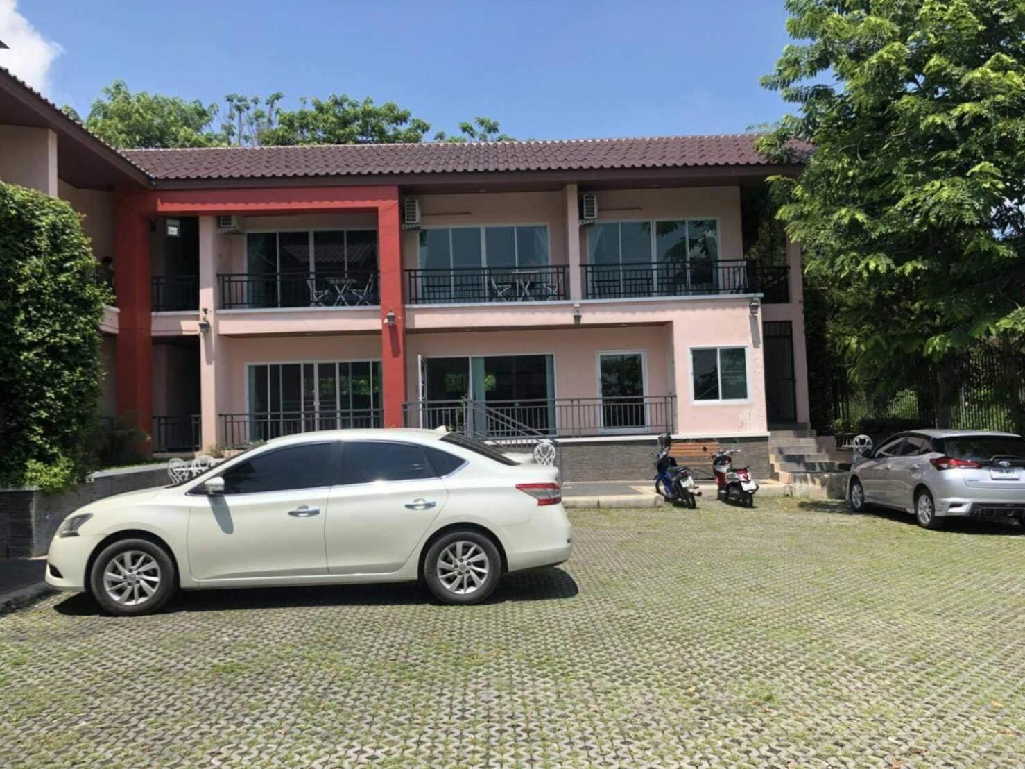 Rose Villa Hote Pak Chong Екстериор снимка