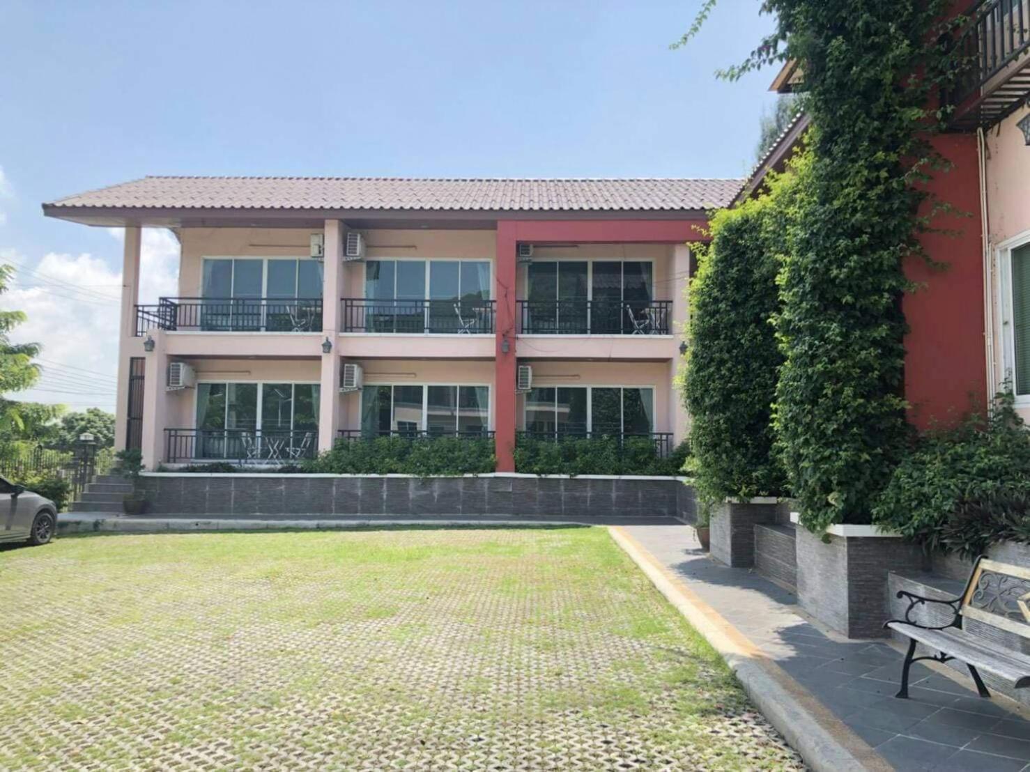 Rose Villa Hote Pak Chong Екстериор снимка