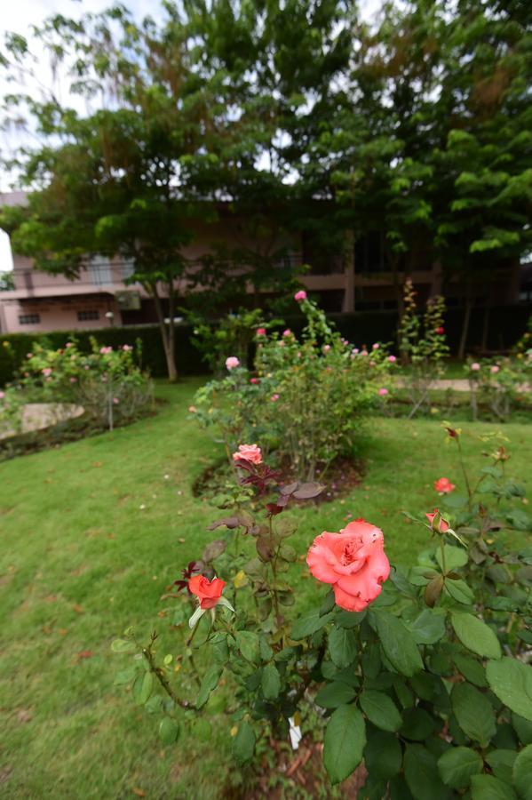 Rose Villa Hote Pak Chong Екстериор снимка