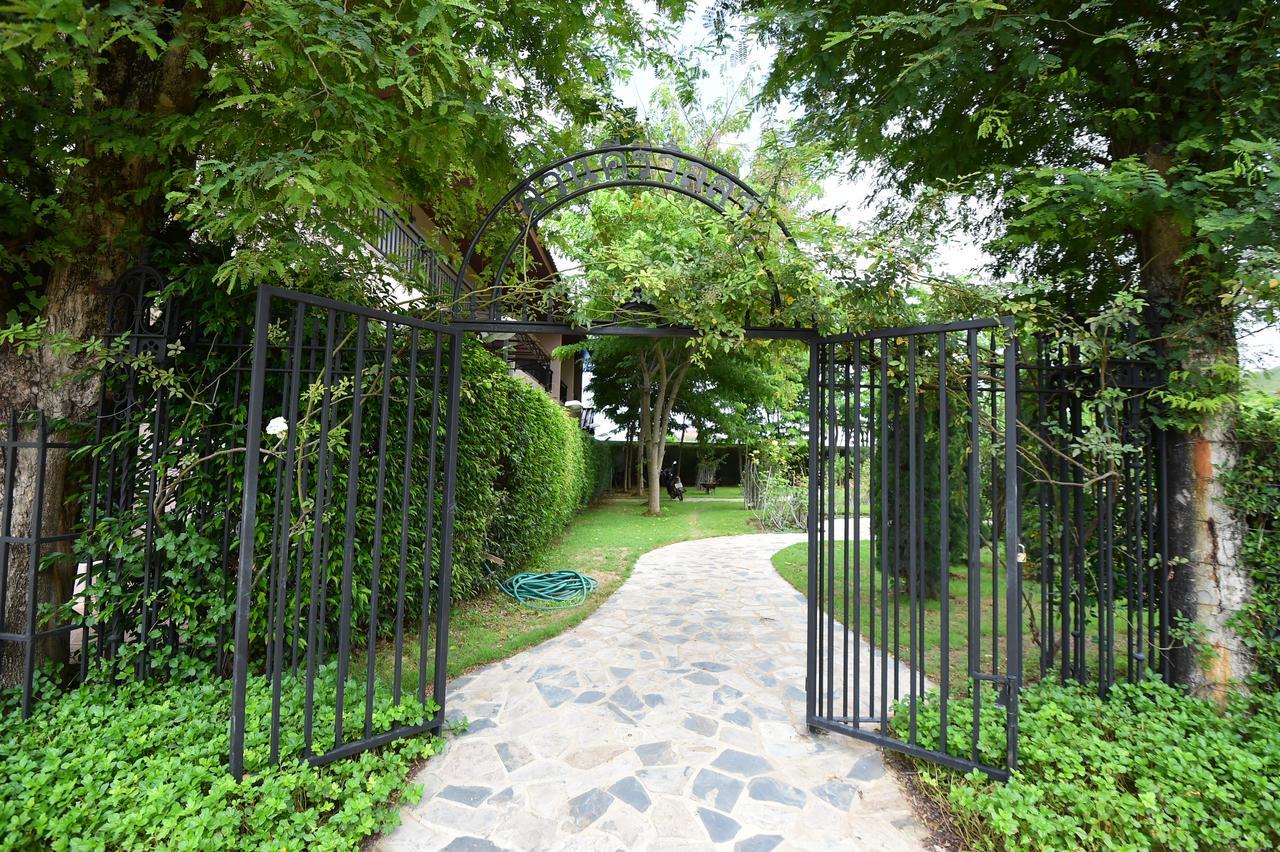 Rose Villa Hote Pak Chong Екстериор снимка